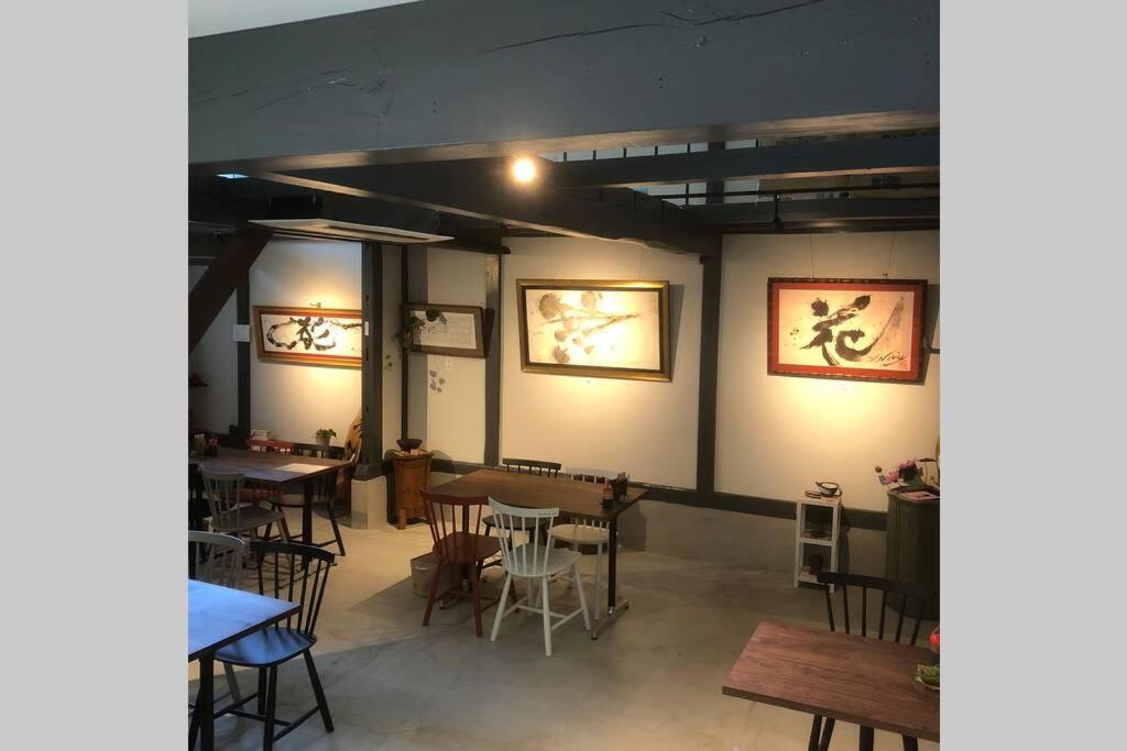 ゲストハウス+カフェわ　１日１組限定！ 築１００年の農家の古民家で宿泊体験、薪でお風呂沸かせます。焚き火もできます。 Kannami Luaran gambar