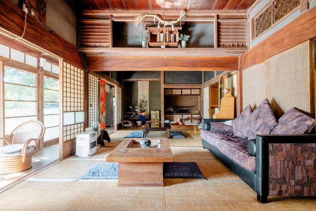 ゲストハウス+カフェわ　１日１組限定！ 築１００年の農家の古民家で宿泊体験、薪でお風呂沸かせます。焚き火もできます。 Kannami Luaran gambar